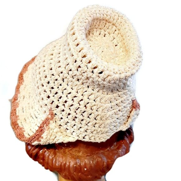 1940s Unique Small True Vintage Cream Crocheted Pointed Pixie Style Brimmed Hat main image 4